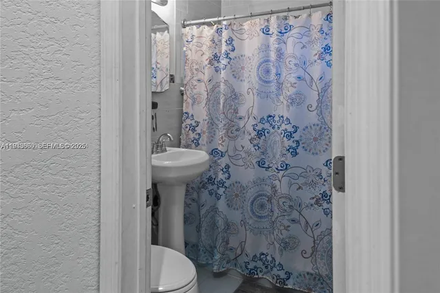 $3,500 | 117 West 34th Street, Hialeah, FL 33012