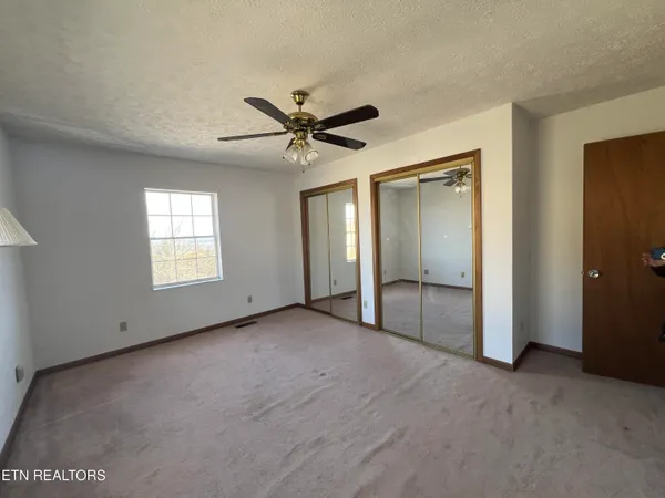 $349,900 | 1060 Hilltop Lane, Kodak, TN 37764