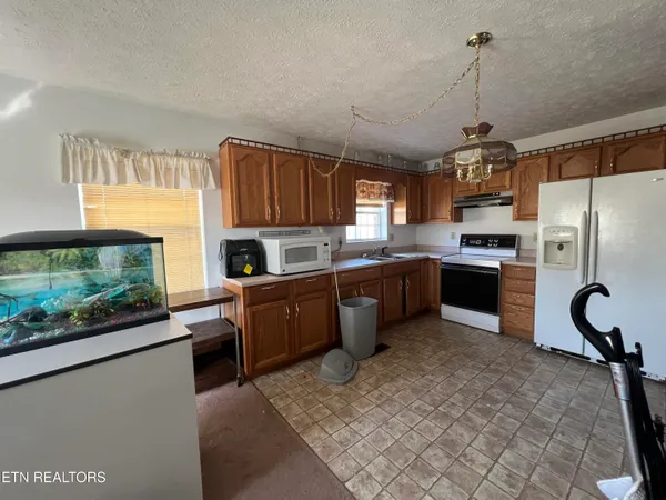 $349,900 | 1060 Hilltop Lane, Kodak, TN 37764