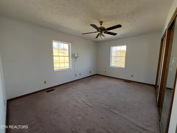 $349,900 | 1060 Hilltop Lane, Kodak, TN 37764