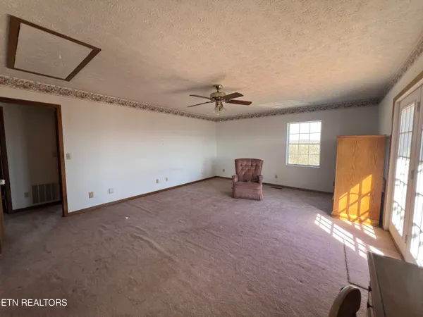 $349,900 | 1060 Hilltop Lane, Kodak, TN 37764