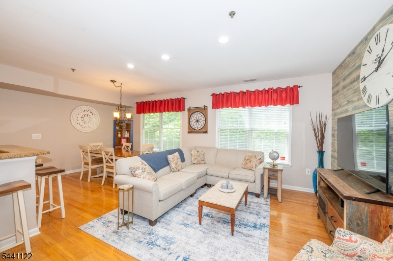 30 Federal Hill Road, Unit 8 Pompton Lakes, NJ 07442 - Photo 10 of 34
