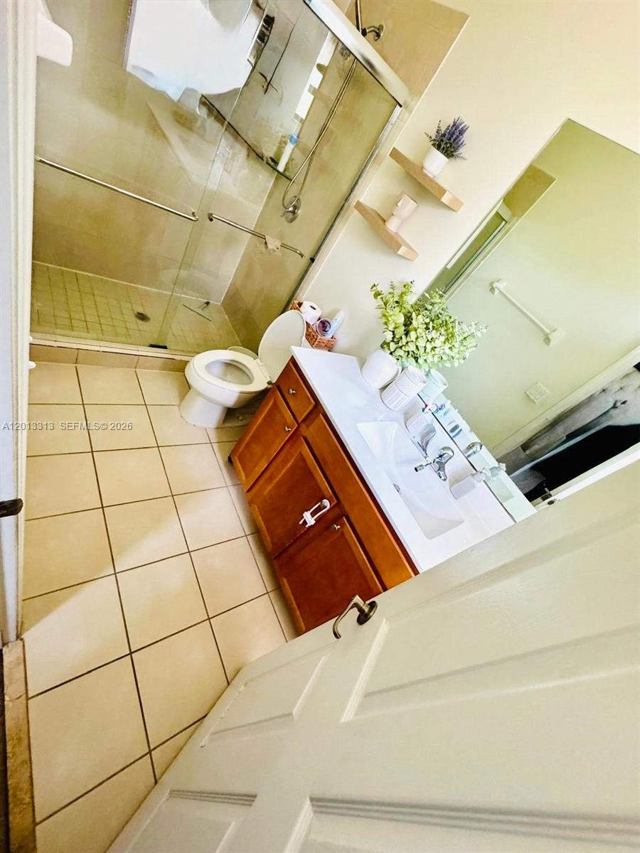 3398 West 92nd Place Hialeah, FL 33018 - Photo 3 of 4