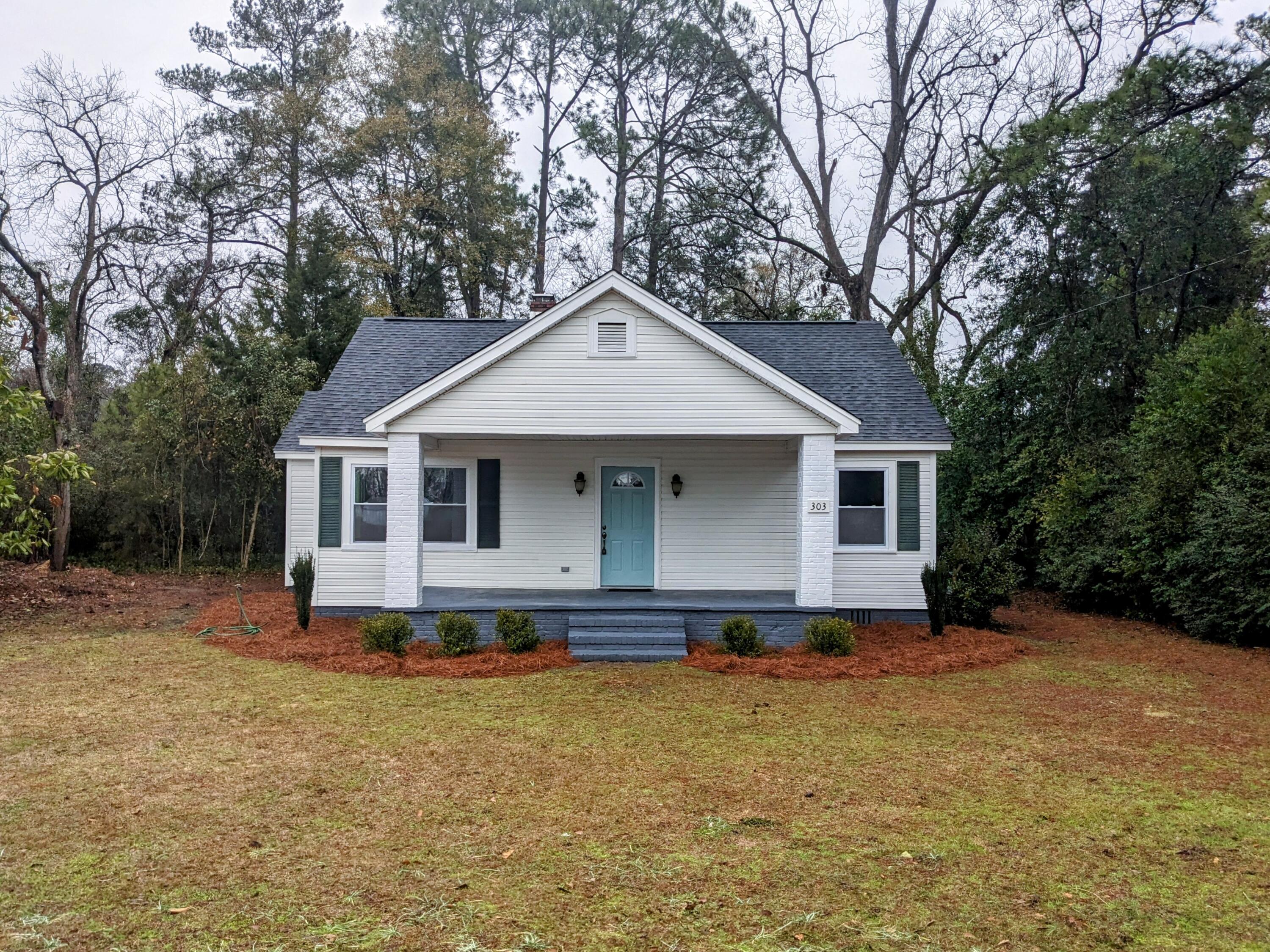 303 East George Street St. George, SC 29477 - Photo 1 of 23 PXL_20250127_161057709~2