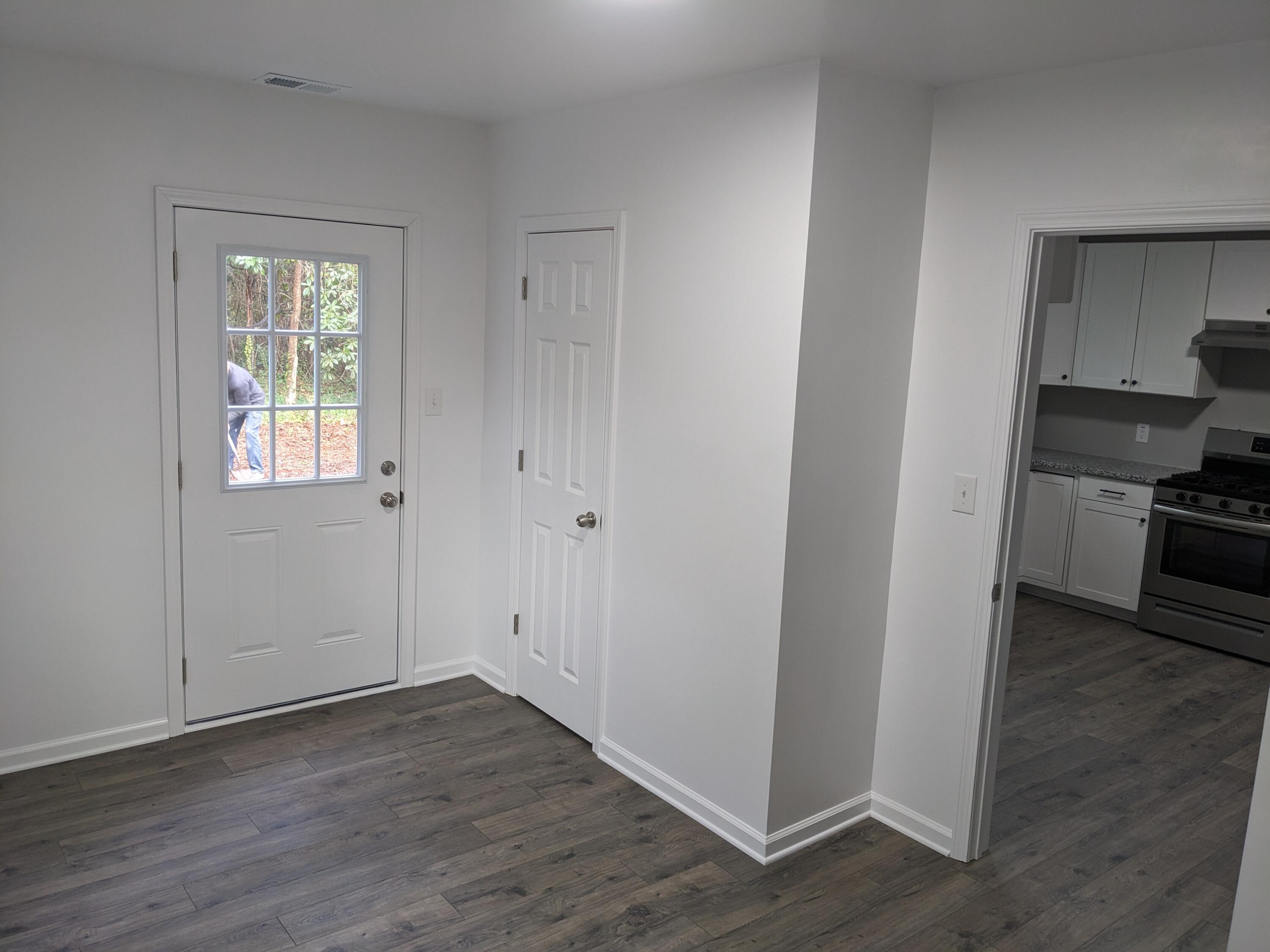 303 East George Street St. George, SC 29477 - Photo 14 of 23 PXL_20250127_211637414