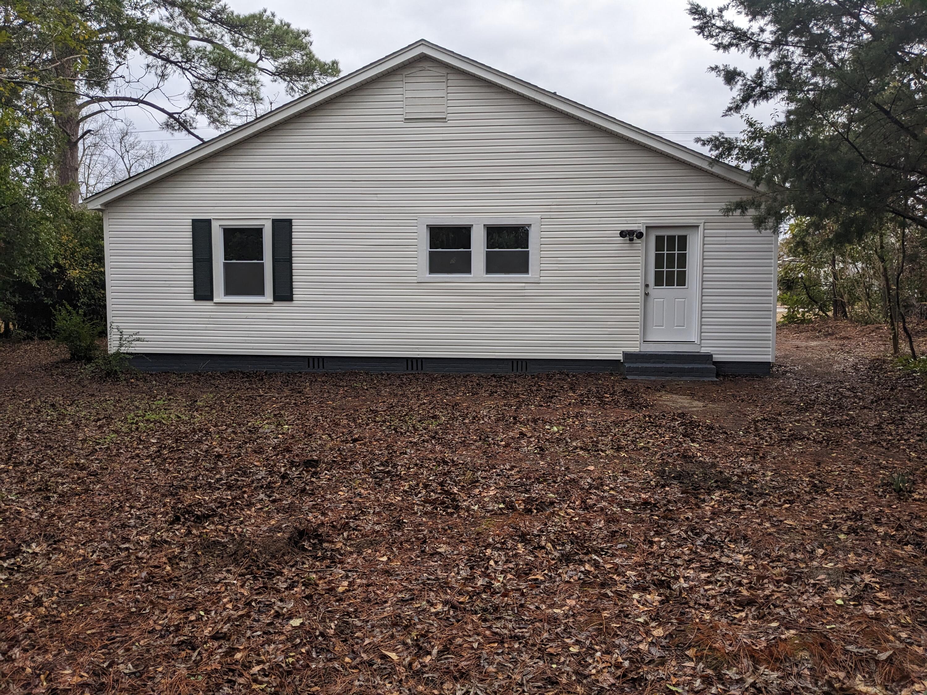 303 East George Street St. George, SC 29477 - Photo 21 of 23 PXL_20250127_210037804