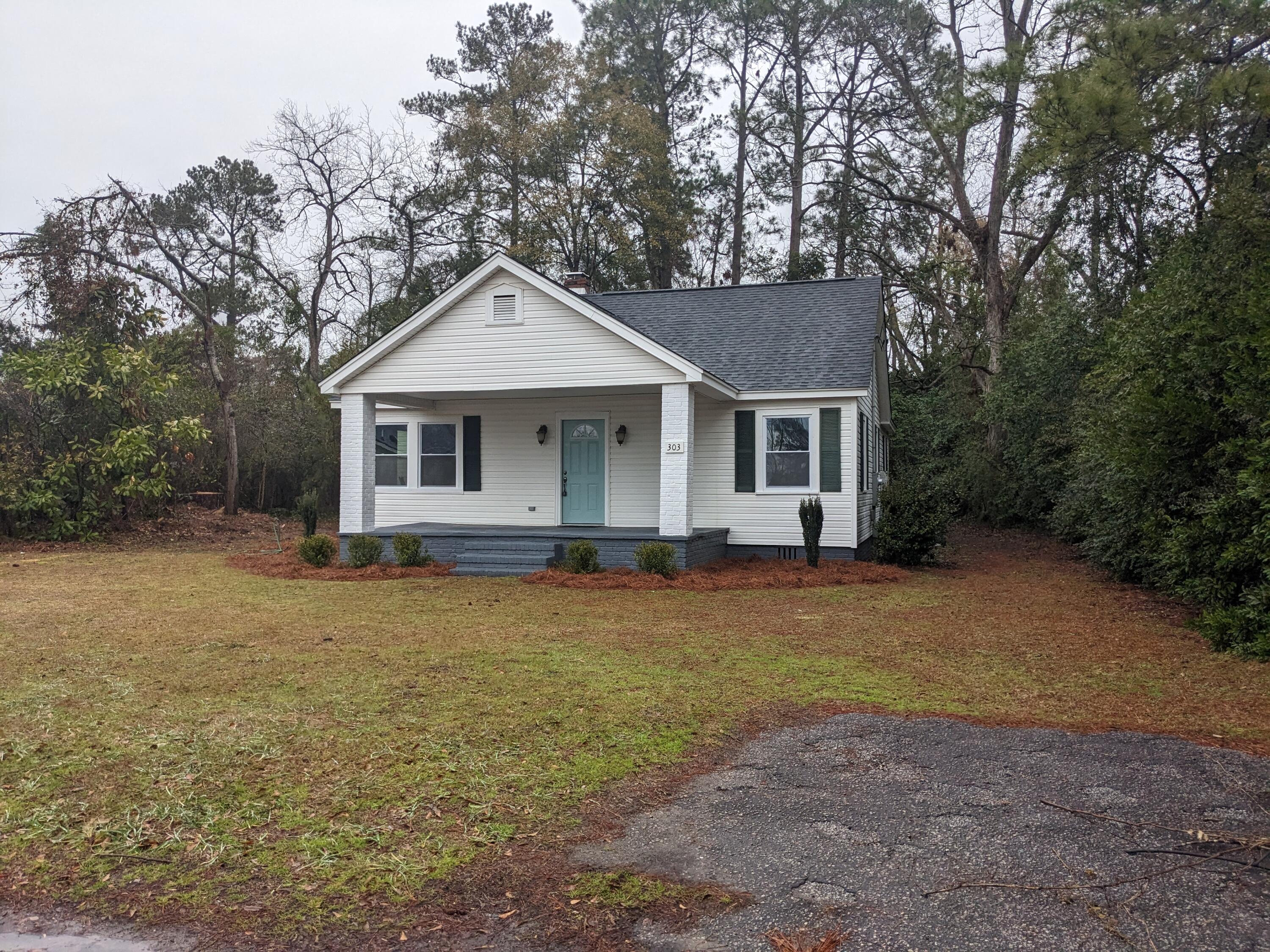 303 East George Street St. George, SC 29477 - Photo 3 of 23 PXL_20250127_161017941