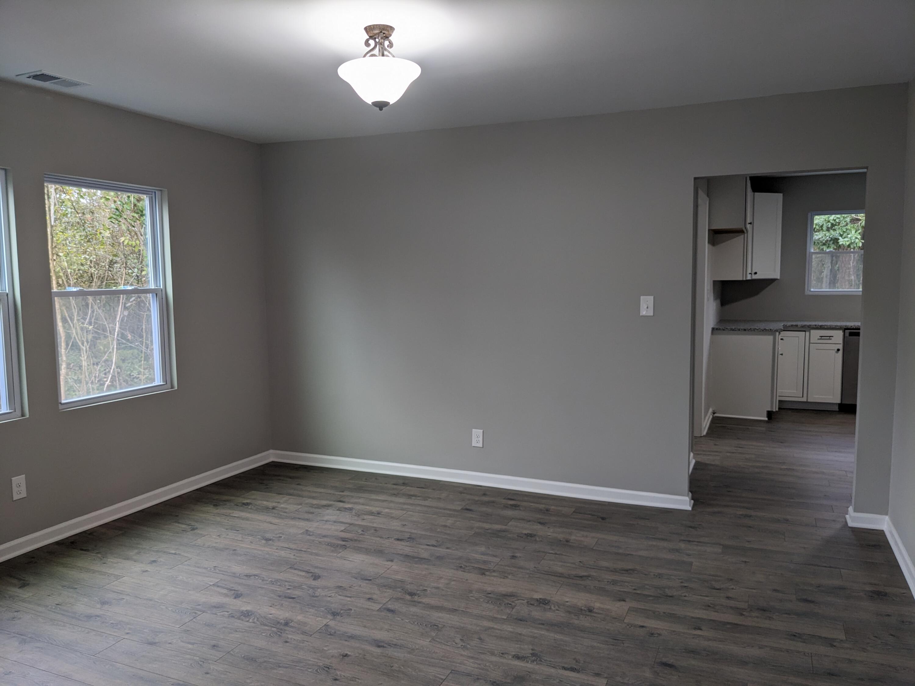 303 East George Street St. George, SC 29477 - Photo 10 of 23 PXL_20250127_212216828