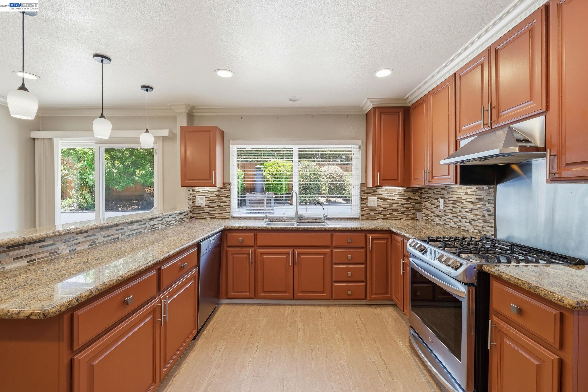 325 Goshen Court San Ramon, CA 94583 - Photo 9 of 41