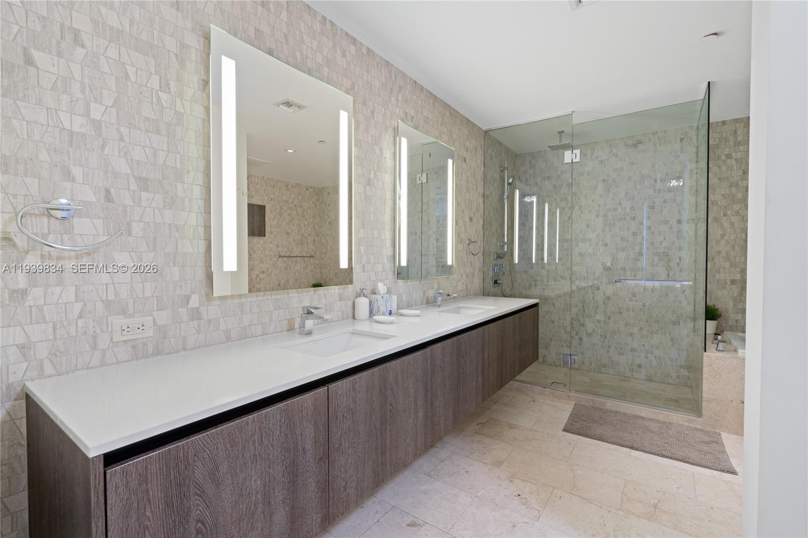 88 Southwest 7th Street, Unit 3403 Miami, FL 33130 - Photo 14 of 37 Photo 14