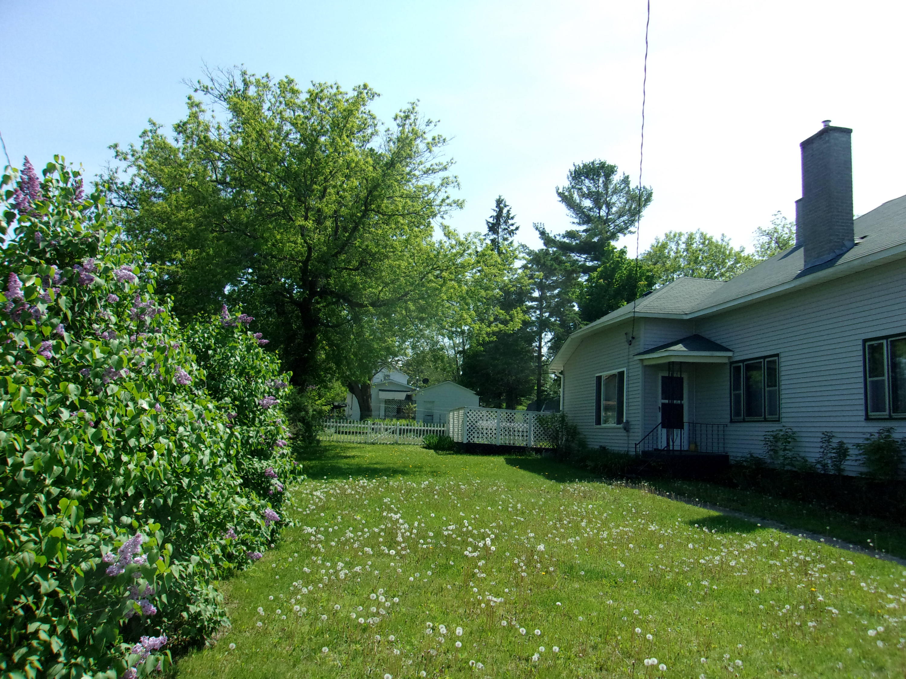121 North Street Cheboygan, MI 49721 - Photo 3 of 27 Gallery Image 3