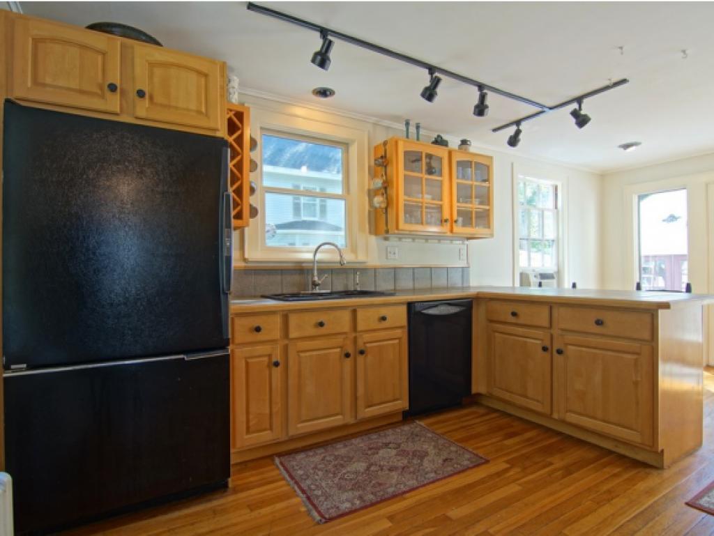 782 Middle Road Portsmouth, NH 03801 - Photo 3 of 32 Gallery Image 3