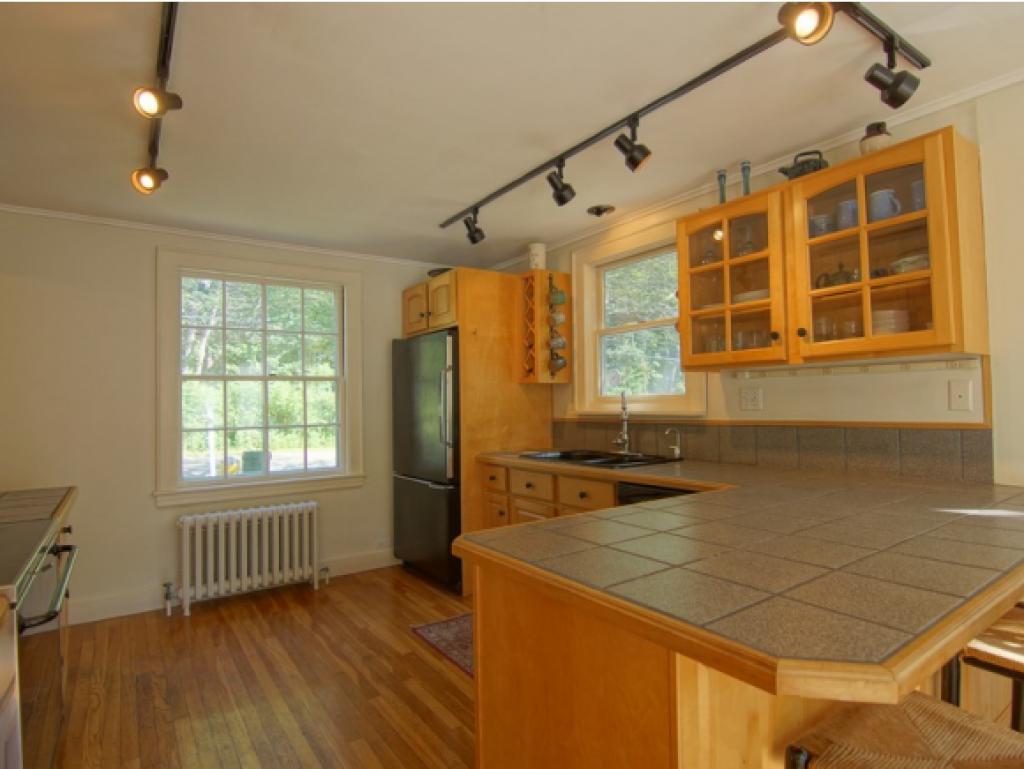782 Middle Road Portsmouth, NH 03801 - Photo 5 of 32 Gallery Image 5