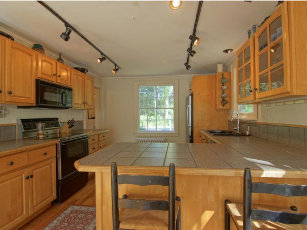 782 Middle Road Portsmouth, NH 03801 - Photo 6 of 32 Gallery Image 6