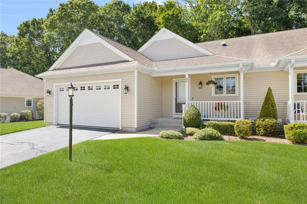 $784,900 | 80 Meghan Lane, North Kingstown, RI 02852