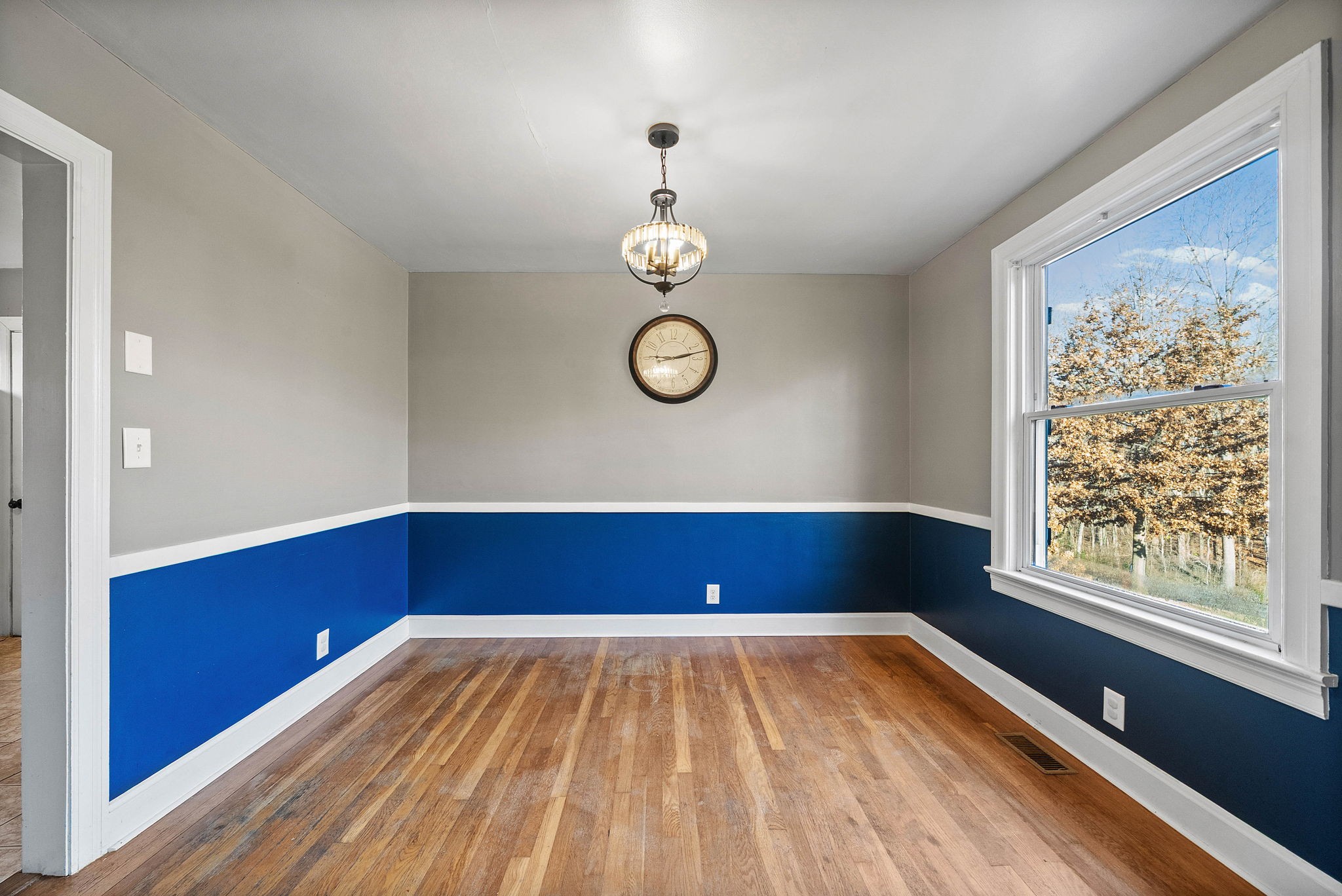 1673 Valley Road Clarksville, TN 37043 - Photo 11 of 33 a view of a room with wooden floor and window