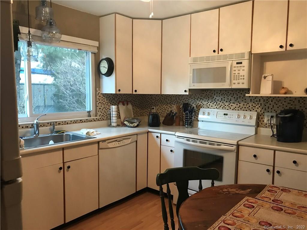 1223 Stratfield Road, Unit 1223 Fairfield, CT 06825 - Photo 4 of 13