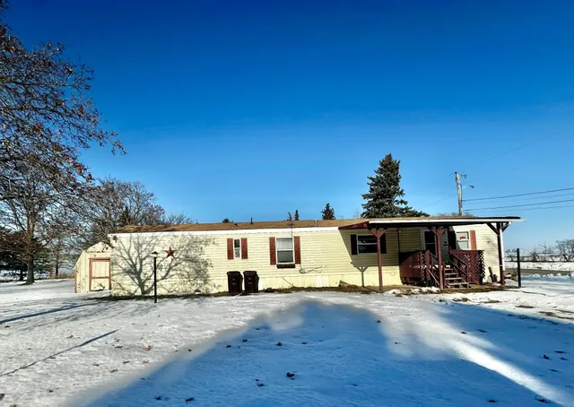 $22,900 | 14 Manor Circle, Mount Carroll, IL 61053