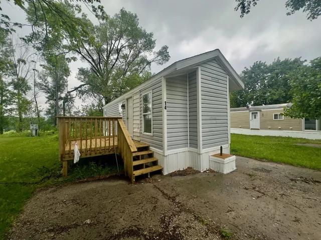 $22,900 | 14 Manor Circle, Mount Carroll, IL 61053