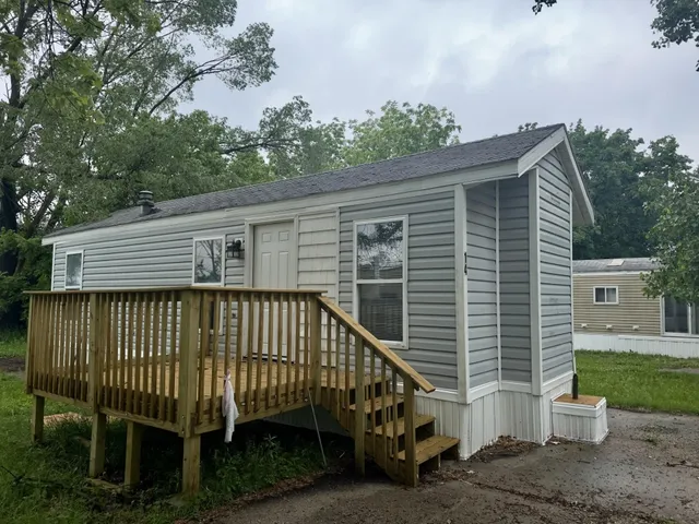 $22,900 | 14 Manor Circle, Mount Carroll, IL 61053