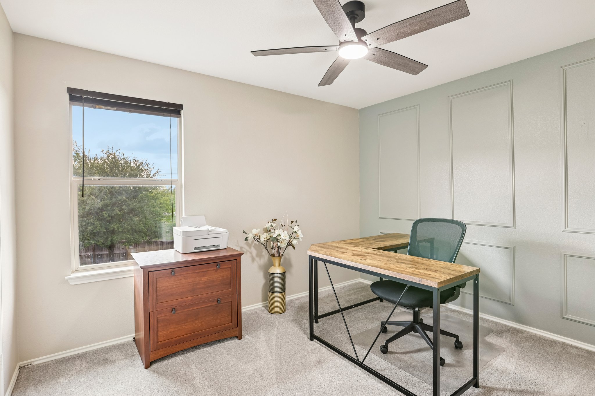 5508 Emma Thompson Way Austin, TX 78747 - Photo 27 of 34 Secondary bedrooms are spacious with ample storage.