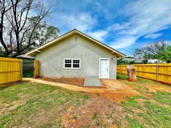 $115,000 | 1004 Oak Street, Sweetwater, TX 79556