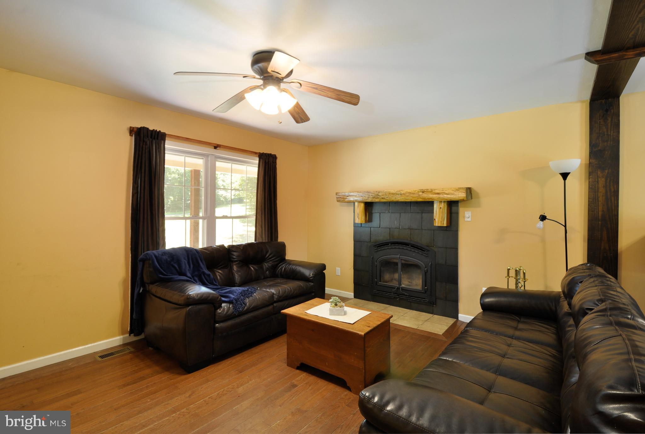 14333 Poplar Neck Road King George, VA 22485 - Photo 8 of 30 Family Room