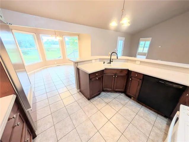 $275,000 | 2661 Nebraska Road, La Harpe, KS 66751