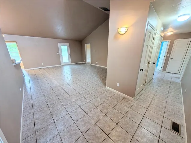 $275,000 | 2661 Nebraska Road, La Harpe, KS 66751