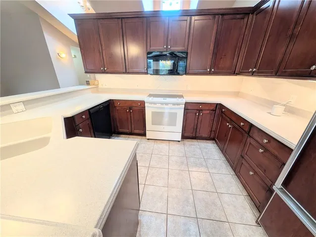 $275,000 | 2661 Nebraska Road, La Harpe, KS 66751