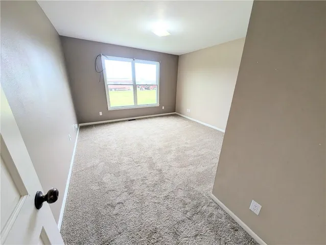 $275,000 | 2661 Nebraska Road, La Harpe, KS 66751