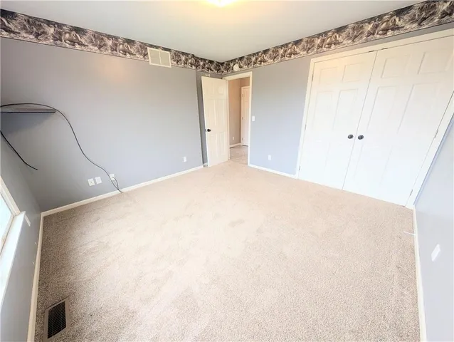 $275,000 | 2661 Nebraska Road, La Harpe, KS 66751