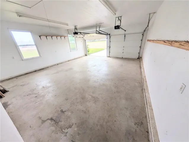 $275,000 | 2661 Nebraska Road, La Harpe, KS 66751