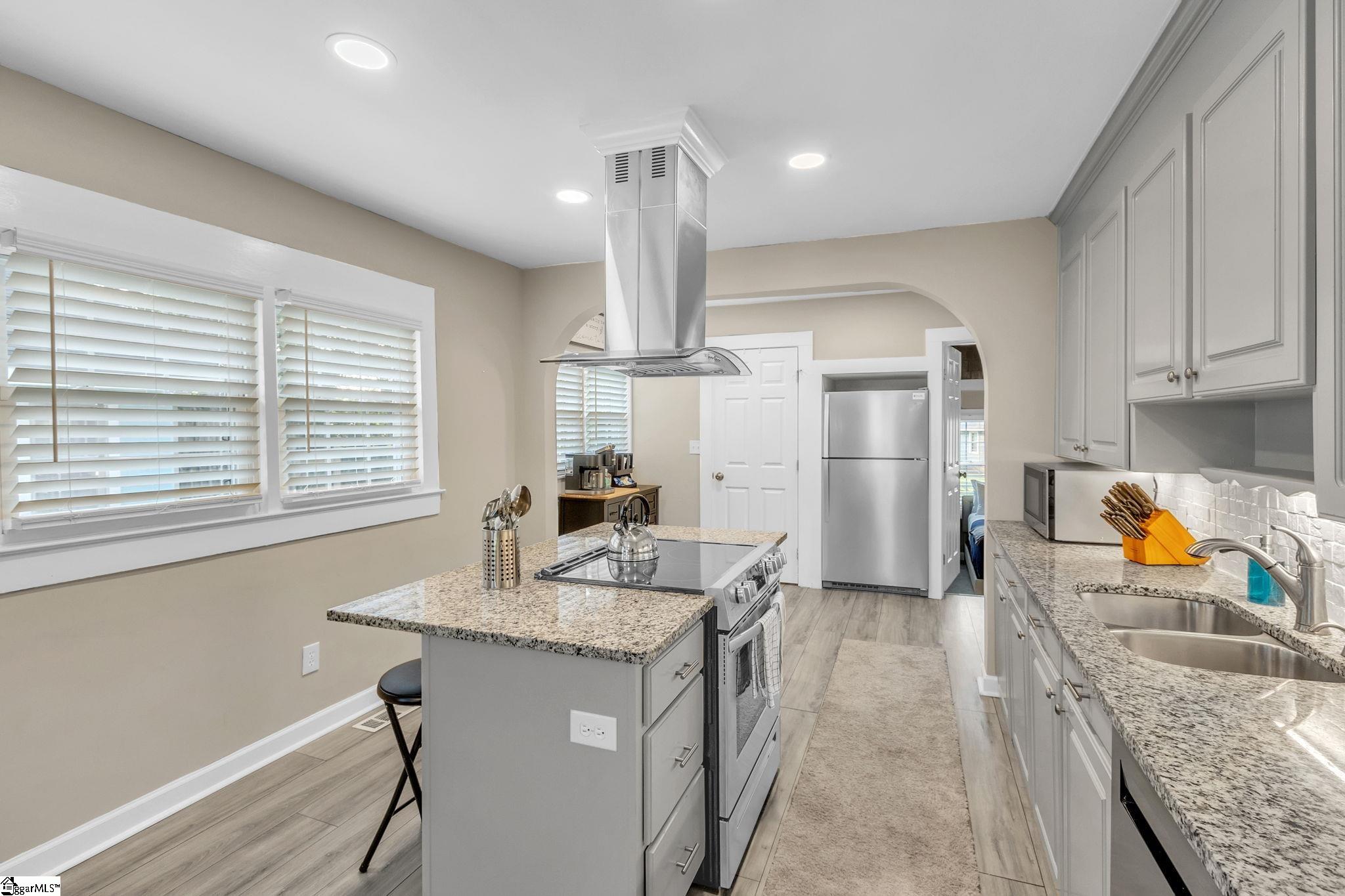 301 South Franklin Road Greenville, SC 29609 - Photo 8 of 25 Gallery Image 8