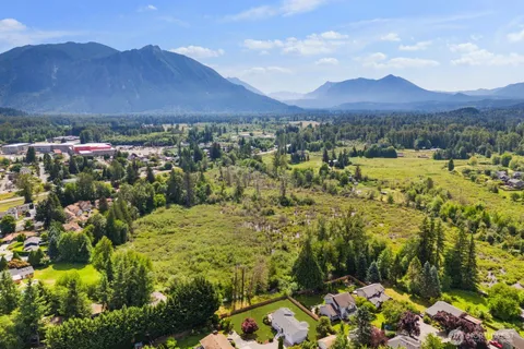 $1,100,000 | 38505 Southeast 86th Place, Snoqualmie, WA 98065