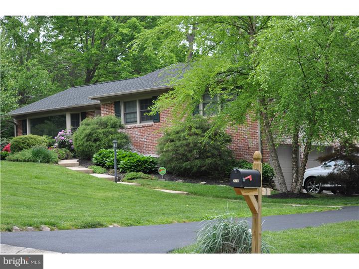 218 Planet Road Newark, DE 19711 - Photo 2 of 17 Driveway
