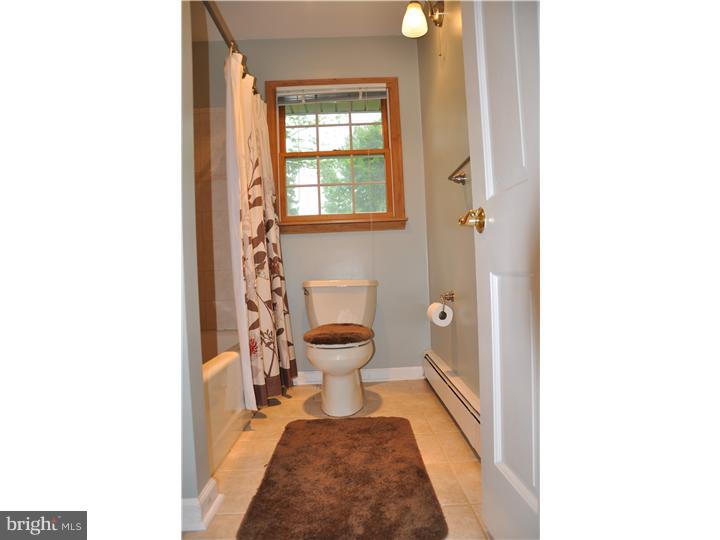 218 Planet Road Newark, DE 19711 - Photo 15 of 17 Bathroom