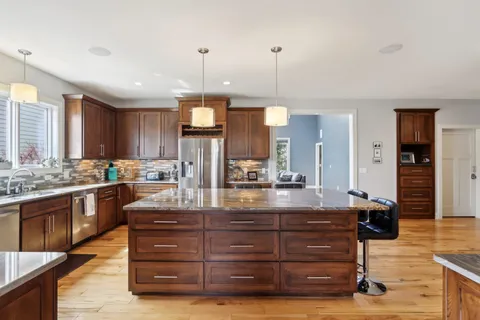 $1,400,000 | 810 Big Stone Trail, Middleton, WI 53562