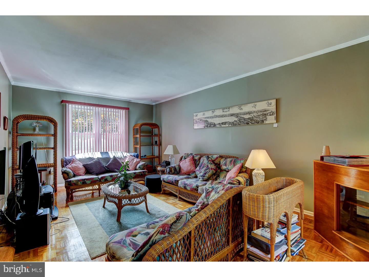 11 Fieldston Road Princeton, NJ 08540 - Photo 5 of 23 Living Room