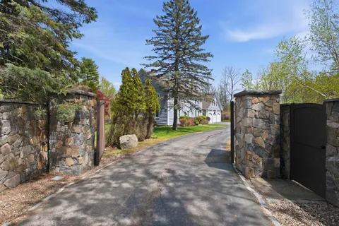 $695,000 | 2671 Parade Road, Laconia, NH 03246