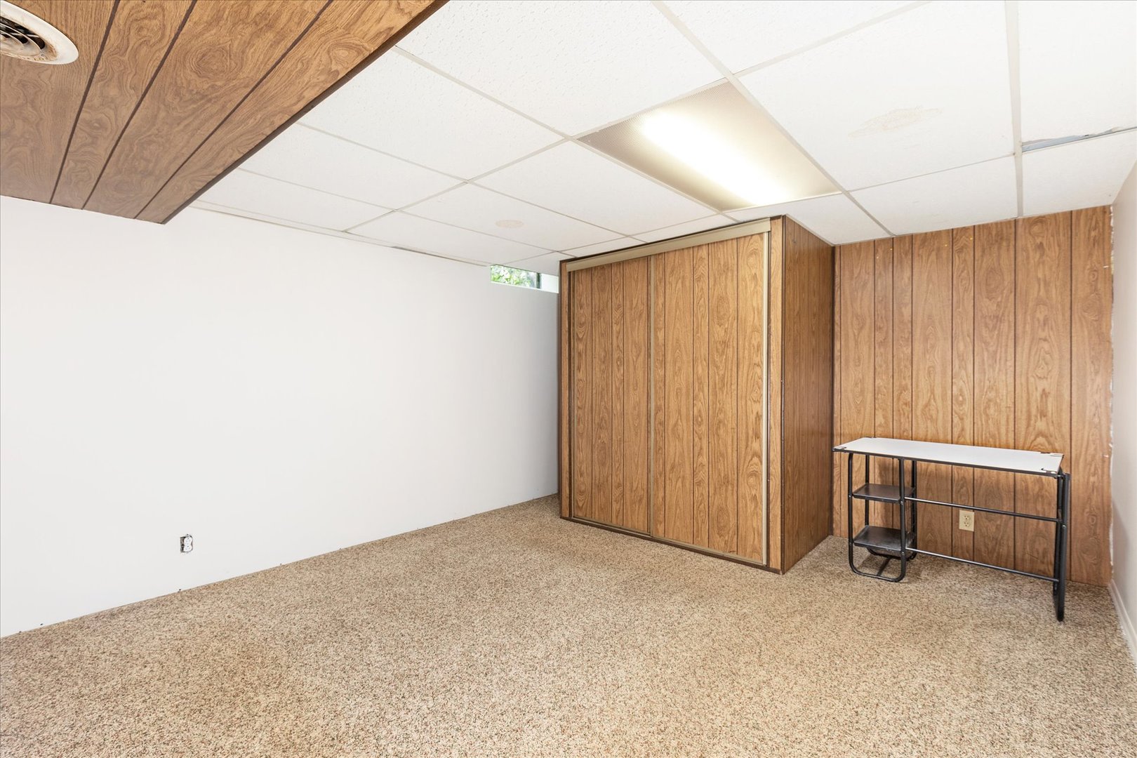 465 Mallview Lane Bolingbrook, IL 60440 - Photo 17 of 26 a view of room with furniture