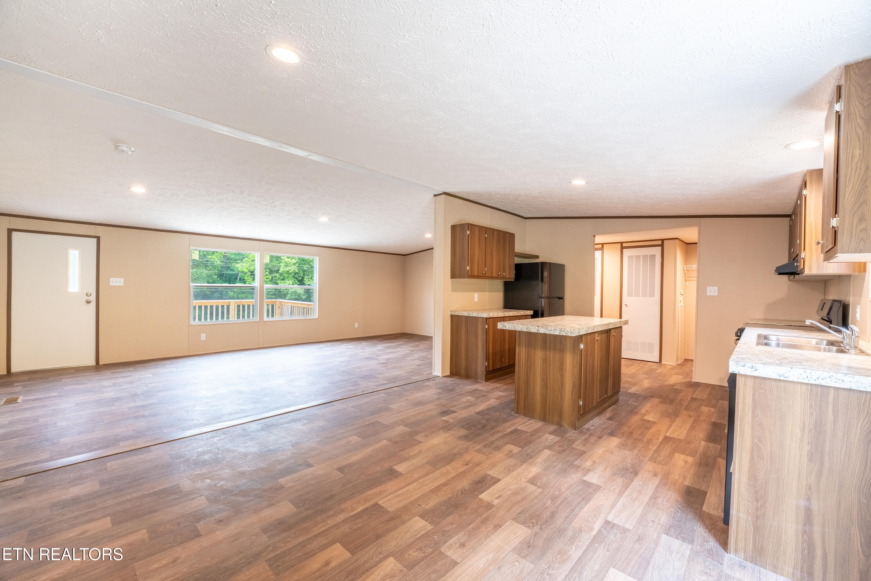 1587 Sweetwater Road Philadelphia, TN 37846 - Photo 12 of 46 10