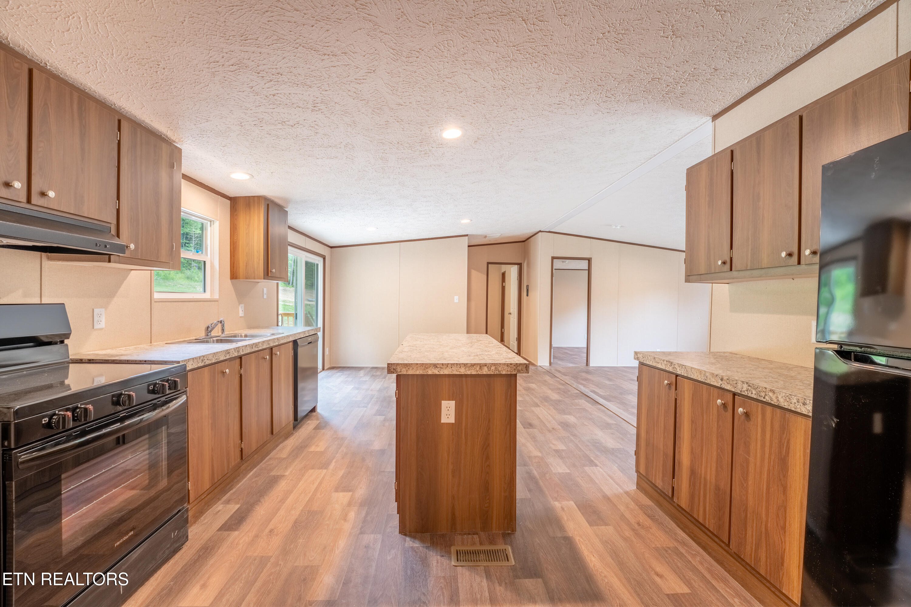 1587 Sweetwater Road Philadelphia, TN 37846 - Photo 15 of 46 13