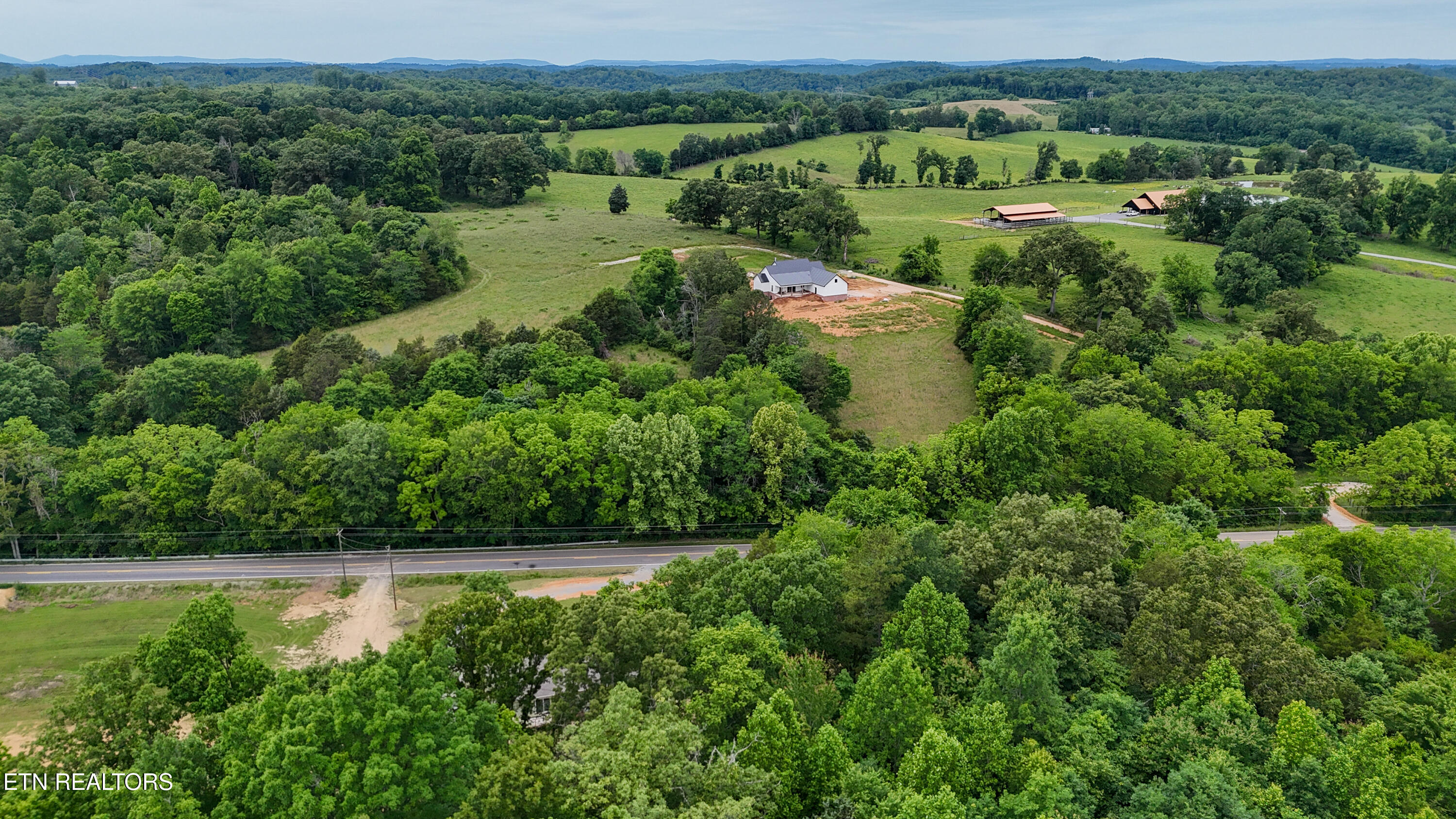1587 Sweetwater Road Philadelphia, TN 37846 - Photo 40 of 46 38