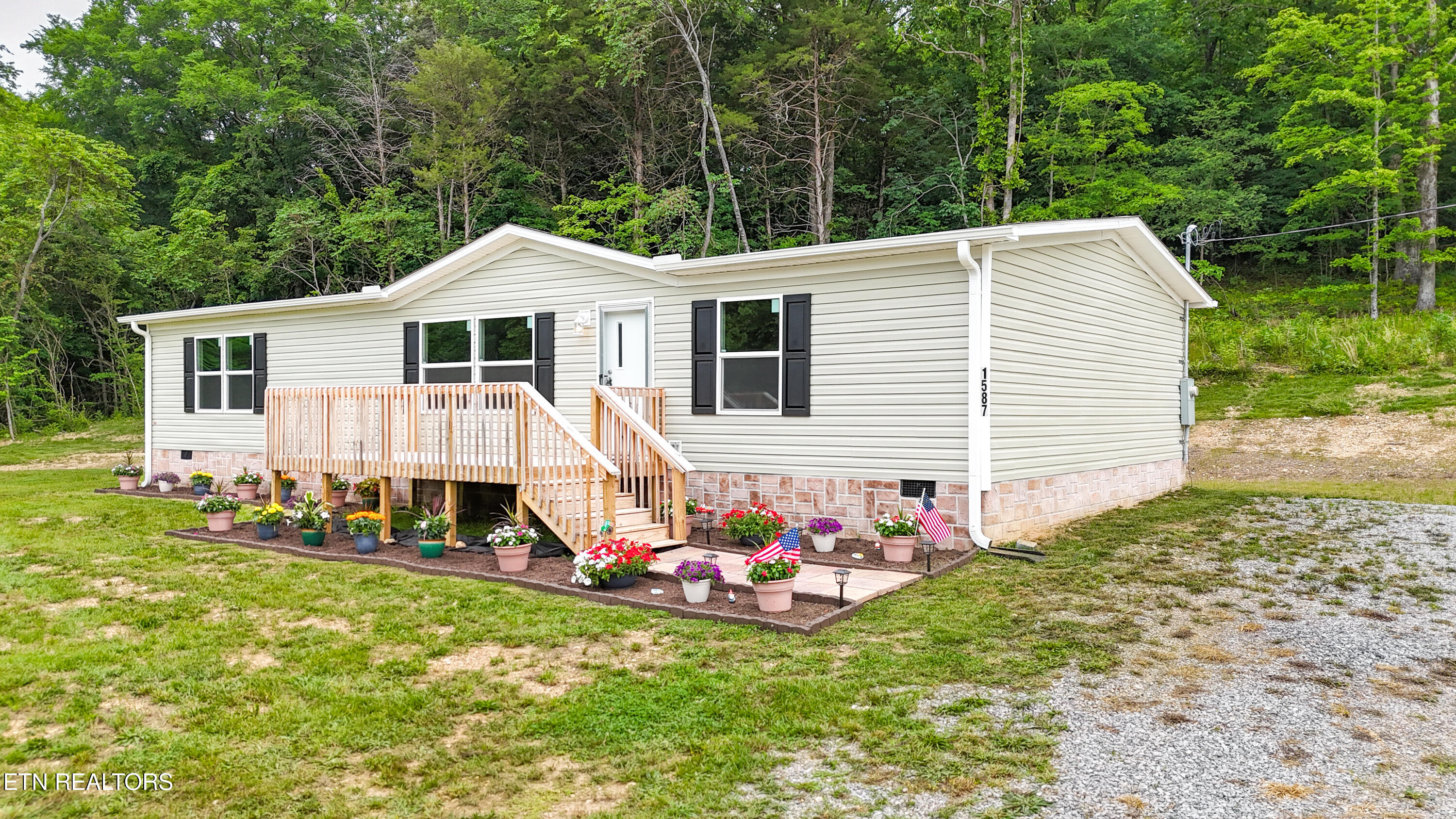 1587 Sweetwater Road Philadelphia, TN 37846 - Photo 46 of 46 44