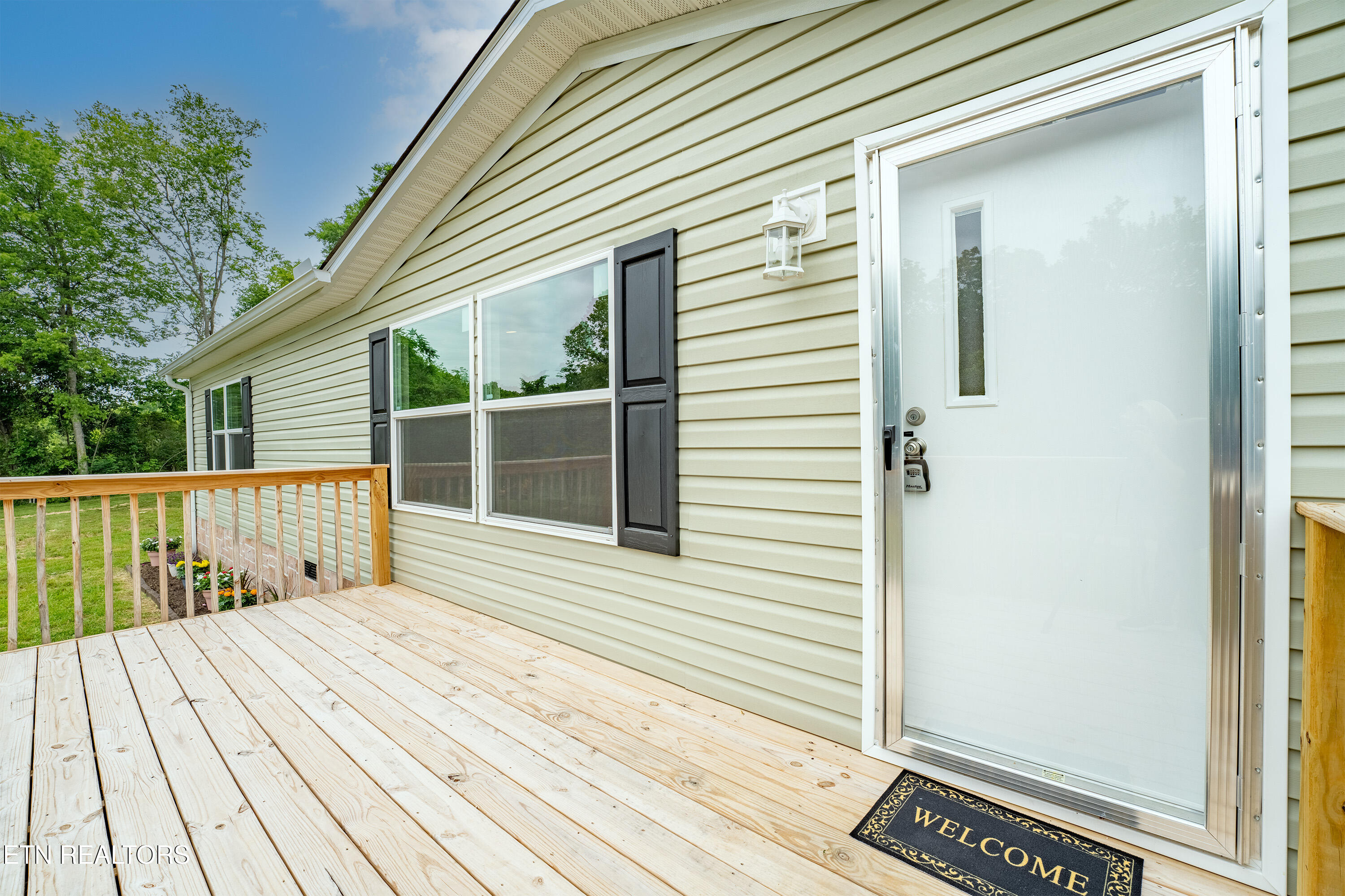 1587 Sweetwater Road Philadelphia, TN 37846 - Photo 5 of 46 5