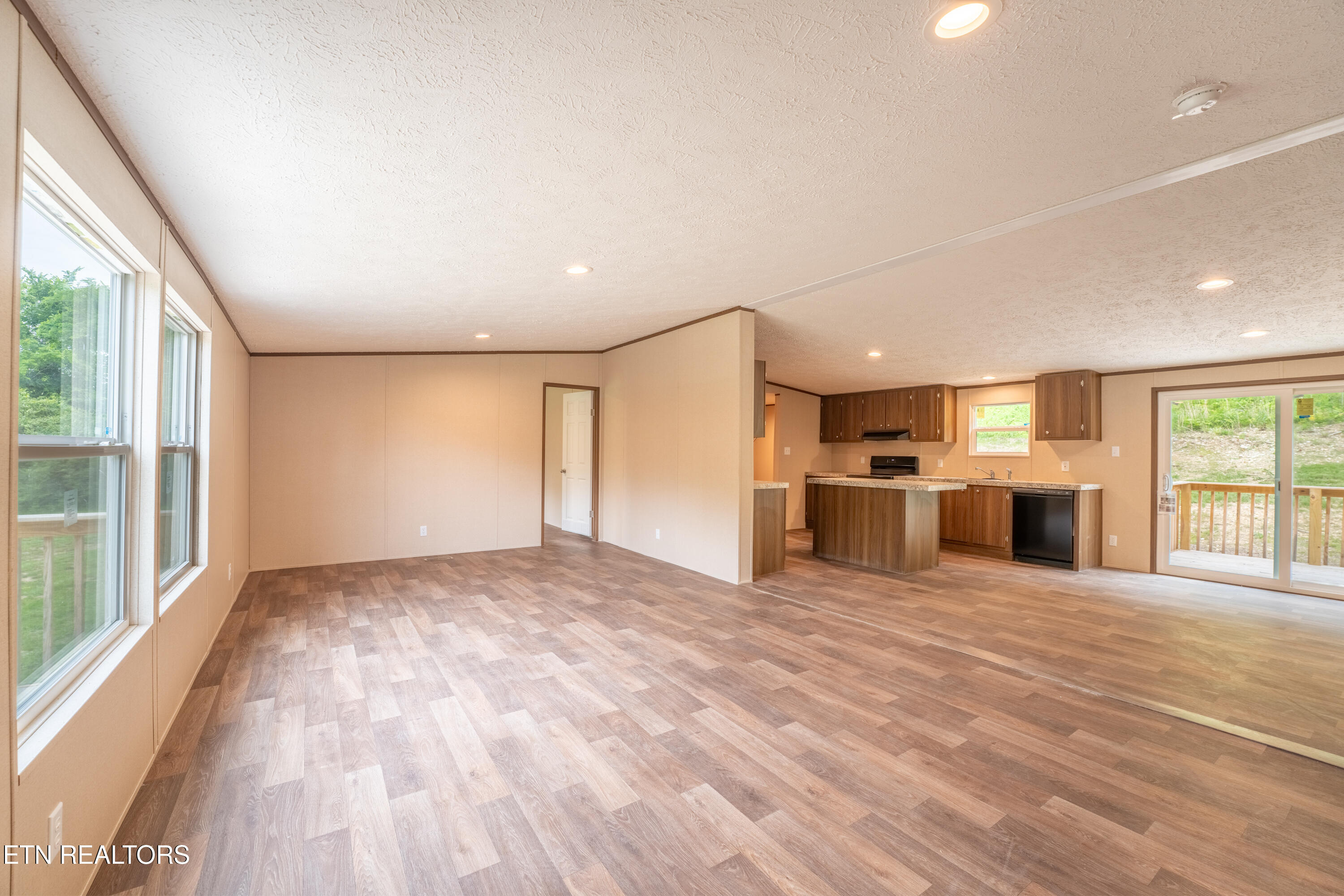 1587 Sweetwater Road Philadelphia, TN 37846 - Photo 8 of 46 6