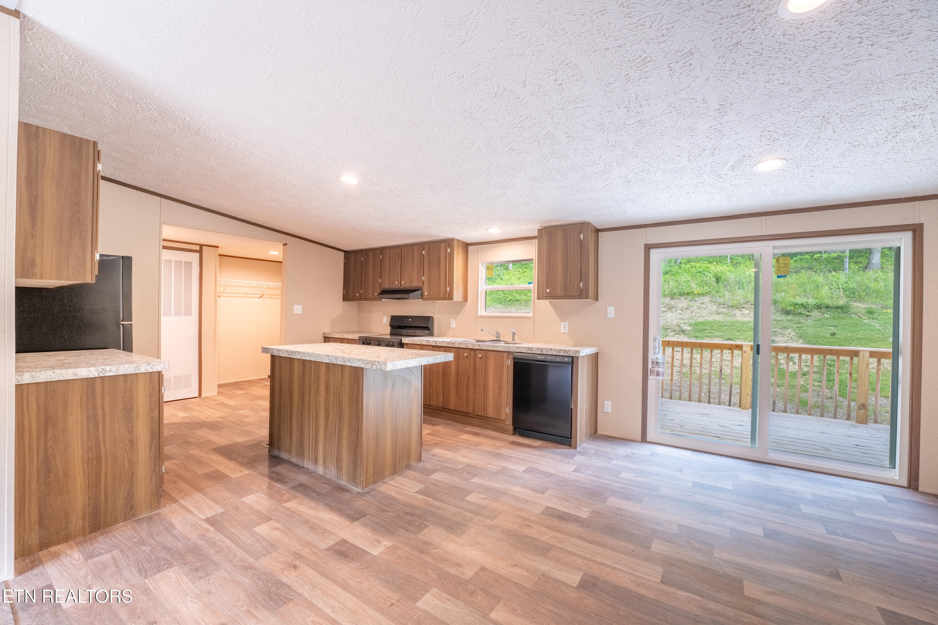 1587 Sweetwater Road Philadelphia, TN 37846 - Photo 10 of 46 8
