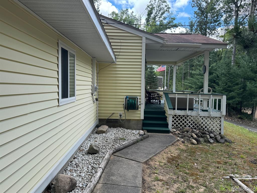 5940 Oak Road Rose City, MI 48654 - Photo 3 of 91 Gallery Image 3