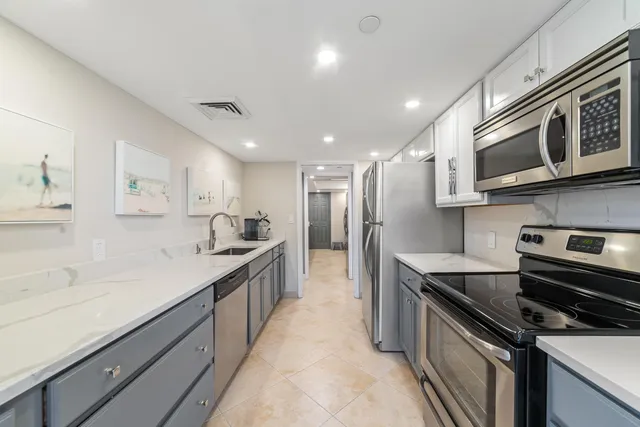 $1,290,000 | 4740 South Ocean Boulevard, Unit 511, Highland Beach, FL 33487